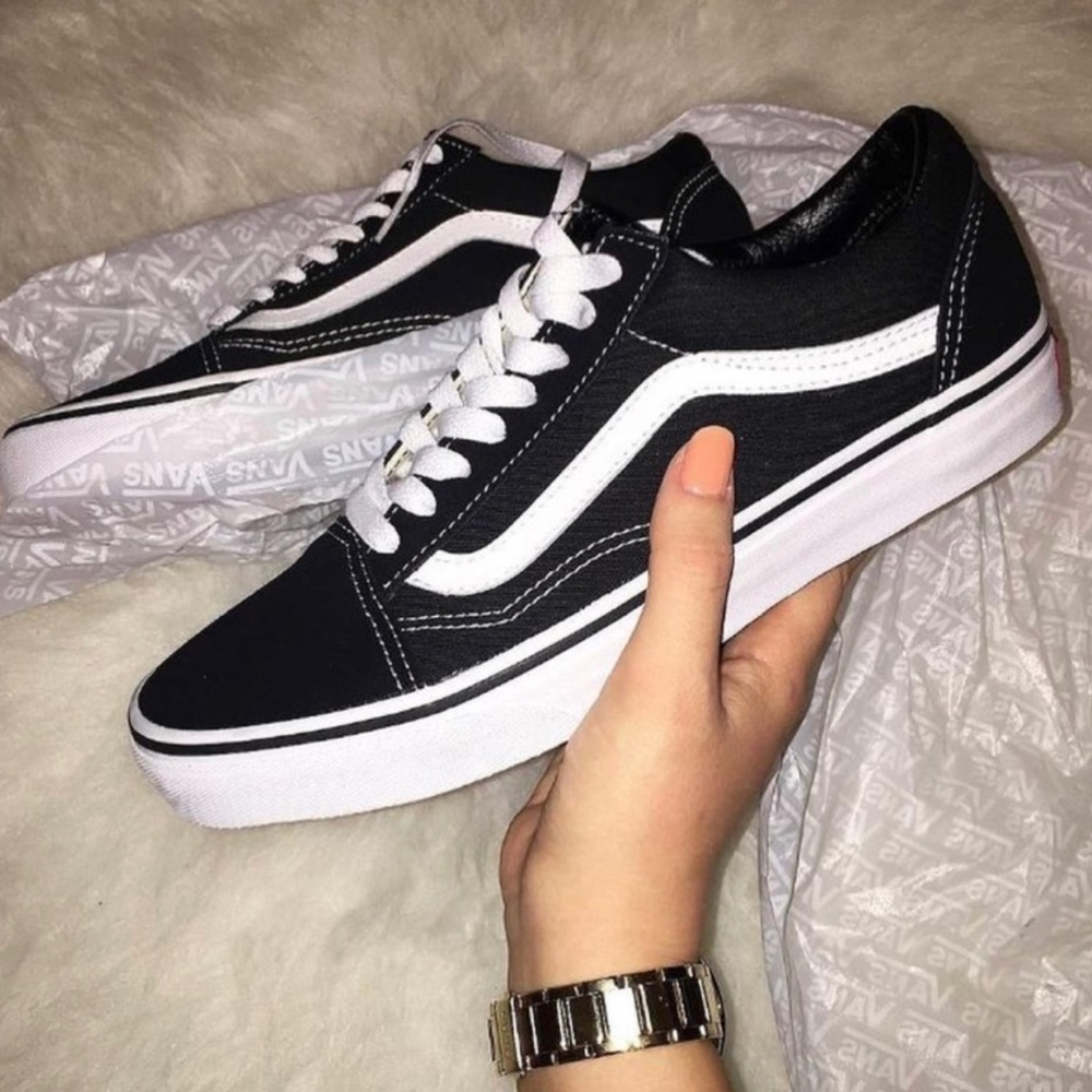Vans Sneakers.